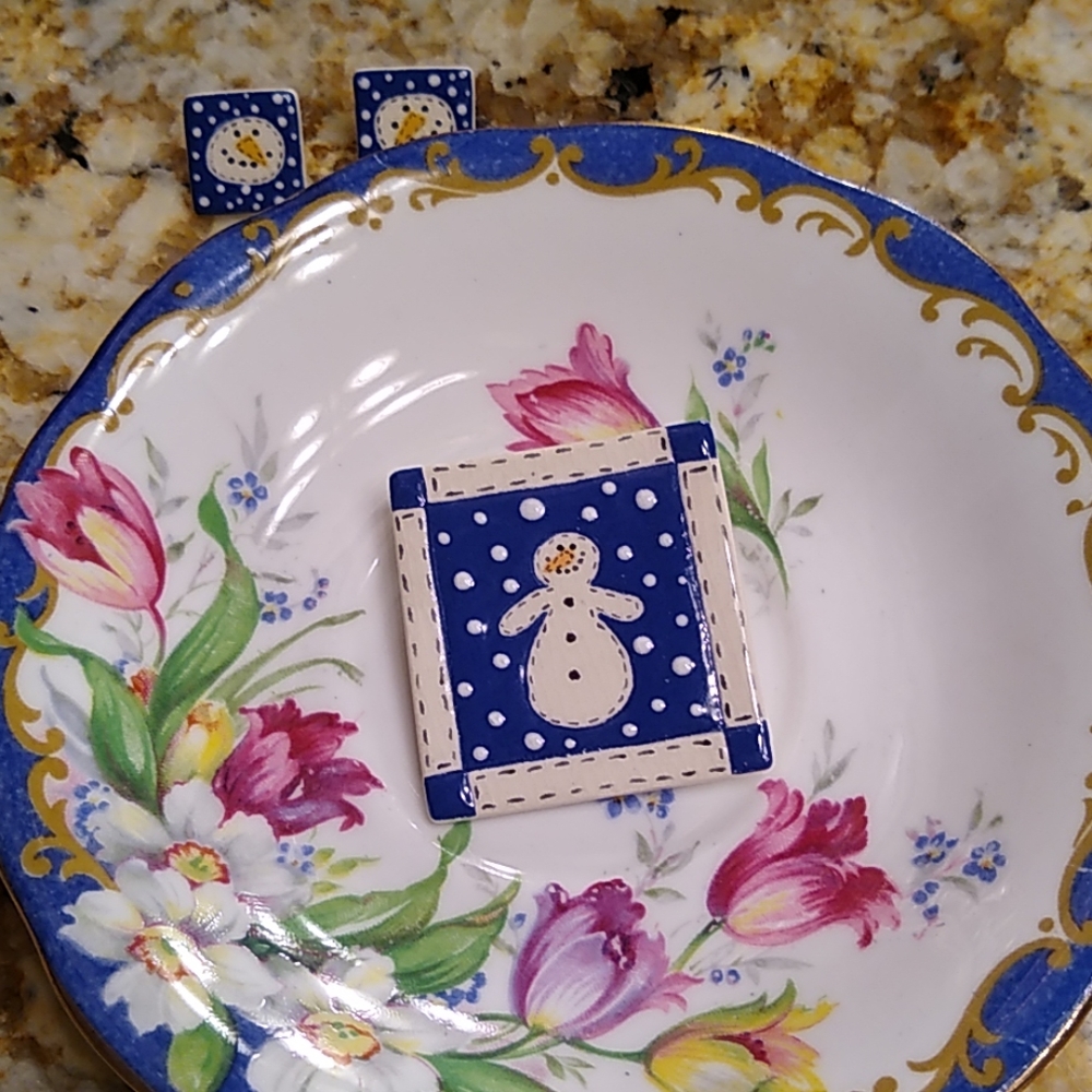 ☃️🎄💕 ceramic snowman pin